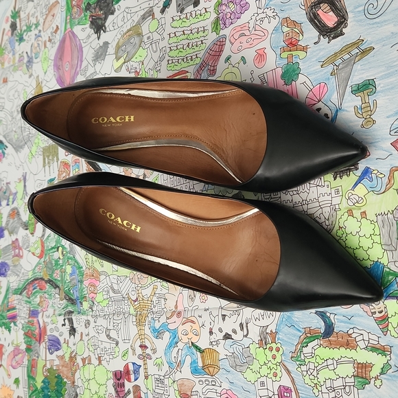 Coach Pumps - Picture 6 of 10